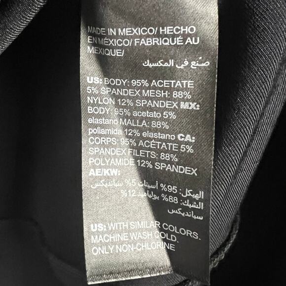 CHICO'S TRAVELERS Women's M (1) Black Acetate Slinky Stretch Minimal Tunic Top - Picture 6 of 10